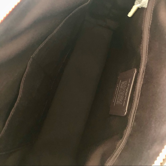 SOLD Coach Gallery Tote in Signature canvas and Fuchsia Pink Purse - Picture 6 of 8